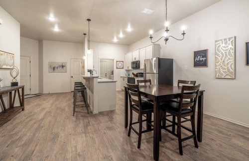 North by Northwest Casa | The Golden Paradise 2BR 2BA New Construction