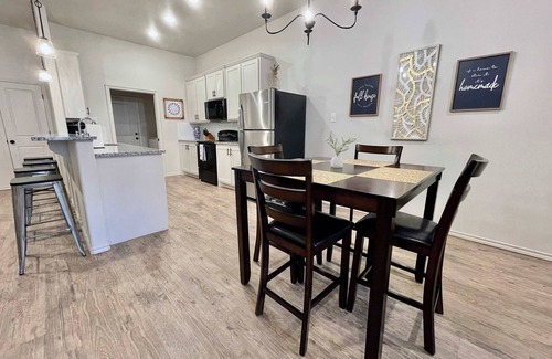 North by Northwest Casa | The Golden Paradise 2BR 2BA New Construction