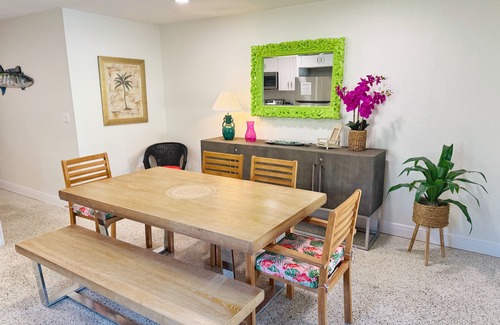 Flor-a-mar Casa | The Golden Pelican – Your Waterfront Escape in Gulf Harbors
