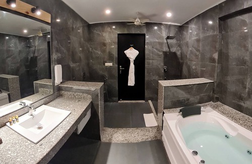 Ramnagar Hotel | The Golden Tusk By Ivory Destinations