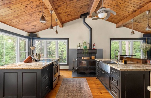 Lake of Bays Cabaña | The Goldenwood Lakehouse: Waterfront Forest Escape