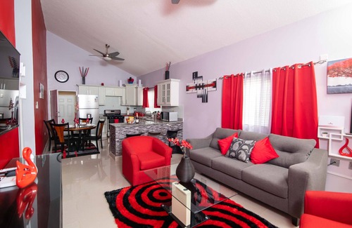 Kingston Casa | The Golf Oasis II