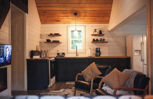Rye Valley Cabina | The Goodday Getaway - cozy modern mountain cabin