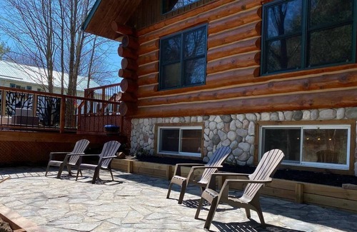 Actinolite Cabina | The Gordon's River Cabin-Luxury Custom Log Home