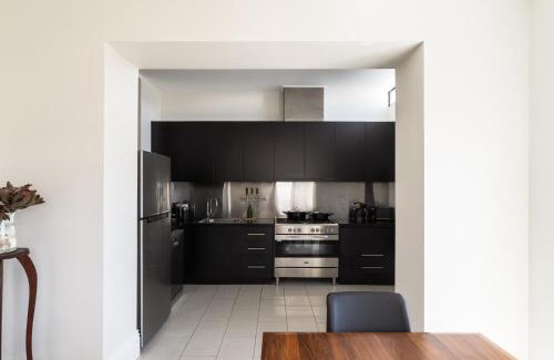 Launceston CBD Casa | The Governess