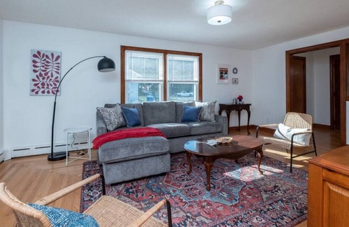 Montville Casa | The Grace House · Walk to Mohegan Sun Casino!