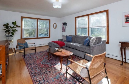 Montville Casa | The Grace House · Walk to Mohegan Sun Casino!
