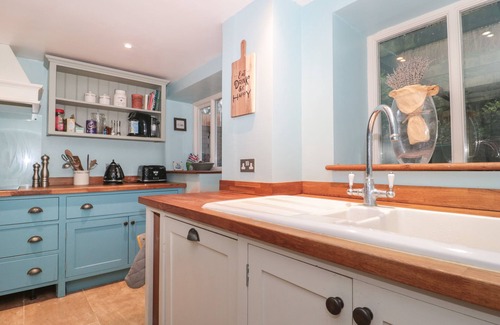 Upwey Cabaña | THE GRAIN STORE, pet friendly, with open fire in Weymouth