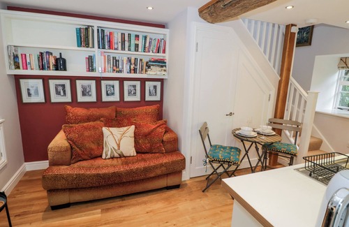Witney Cabaña | THE GRAIN STORE, romantic, character holiday cottage in Witney