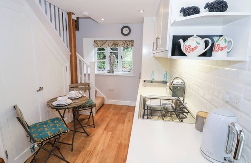 Witney Cabaña | THE GRAIN STORE, romantic, character holiday cottage in Witney