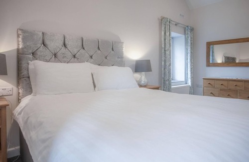Kilgetty Cabina | The Granary - 3 Bedroom Cottage - Langdon Farm