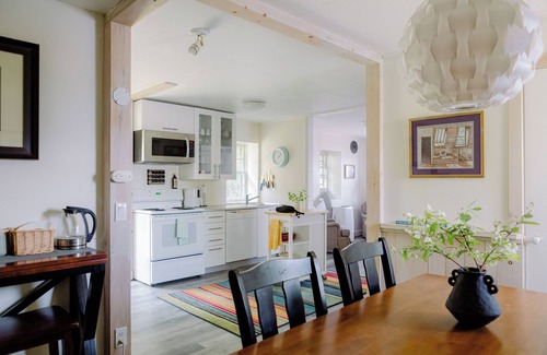 Prince Edward Casa | The Granary Flat at the Historic Glenora Mill