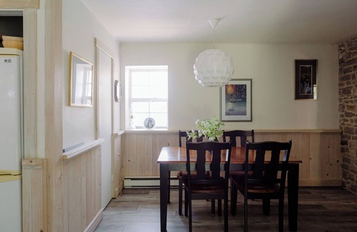 Prince Edward Casa | The Granary Flat at the Historic Glenora Mill