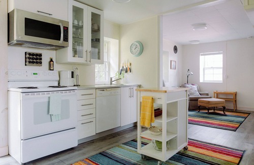 Prince Edward Casa | The Granary Flat at the Historic Glenora Mill