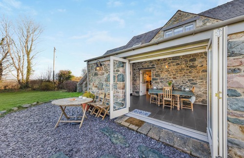 Llangaffo Cabaña | The Granary - UK48740
