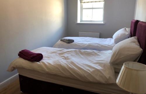 Cottingham Casa | The Granary, Wolds Way Holiday Cottages, spacious 3 bed cottage