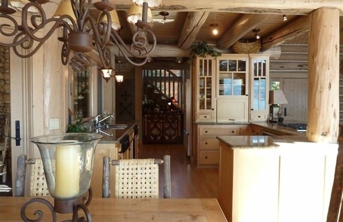 Boulder Bay Casa | "The Grand" Big Bear Luxury Lakefront Log Home-Private Dock.