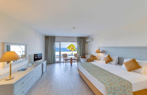 Kadnlar Denizi Mahallesi Hotel | The Grand Blue Sky International