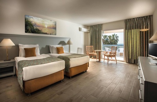 Kadnlar Denizi Mahallesi Hotel | The Grand Blue Sky International