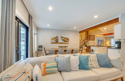 Chelan Cabaña | 'the Grand Chelan' Group Getaway: Pool & Hot Tub