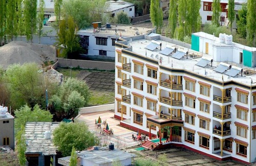 Leh Hotel | The Grand Chubi Hotel
