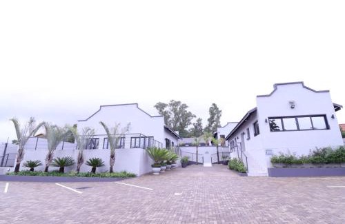 Rustenburg Cama Y Desayuno | The Grand Comfort Mountain Breeze