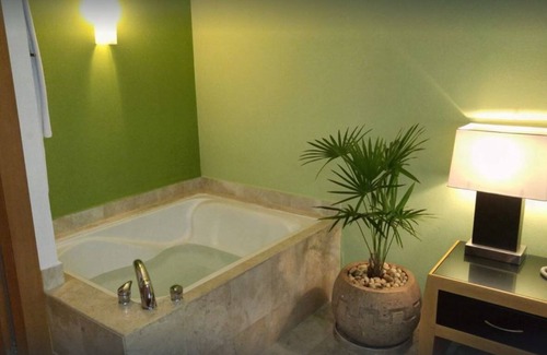 Las Jarretaderas Complejo | The Grand Mayan one bedroom Suite