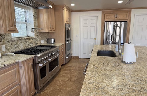 Marathon Casa | The Grand Oasis!! Entire Home w/ Resort-Style Pool, Hot Tub & Garden Vibes