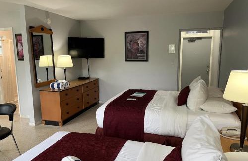 Central Beach Complejo | The Grand Resort and Spa & Worthington All Male
