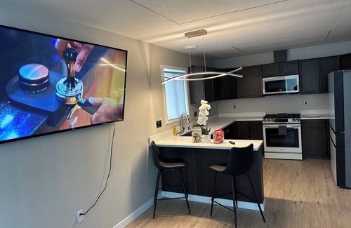 Northeast Anchorage Apartamento | The Grand Suites inn
