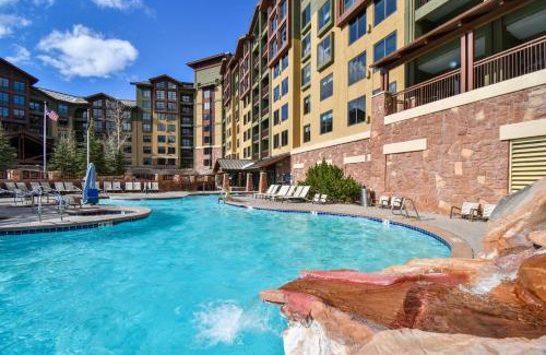 Park City Casa | The Grand Summit Hotel in the Canyons Village - Walk to Ski Lift - Pool, Gym, Spa, More!