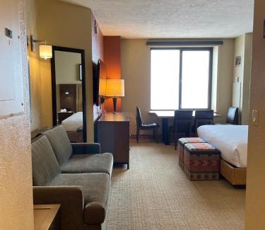 Park City Casa | The Grand Summit Hotel in the Canyons Village - Walk to Ski Lift - Pool, Gym, Spa, More!