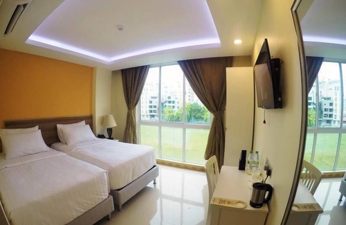 Male Hotel | The Grand View