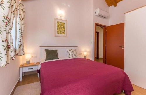 Stankovci Villa | The Grandfather's courtyard villa with heated pool