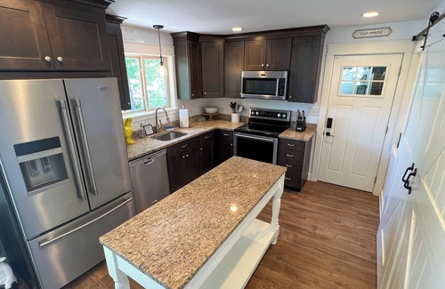 Fort Ann Casa | The Grandview- Family and Pet Friendly