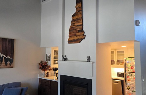 Lincoln Casa | The Granite Ledge: 3 bed,1.5 bath townhouse w/AC. Across from Loon MTN, Sleeps 8