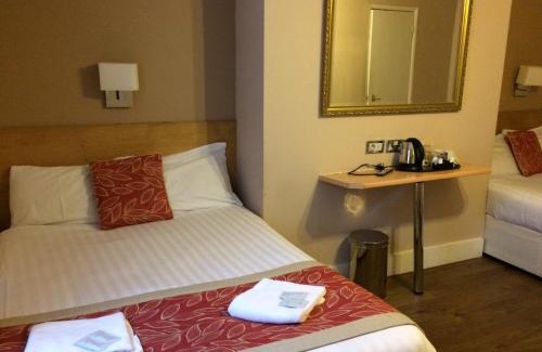 Warwick Hotel | The Grapevine Hotel