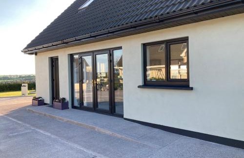 County Cork Apartamento | The Grasslands Holiday Home,