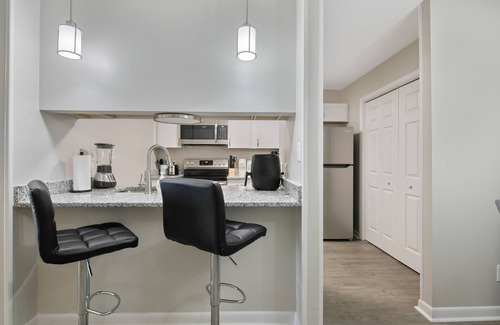 Westover Apartamento | The Gray Retreat - Luxury Condo