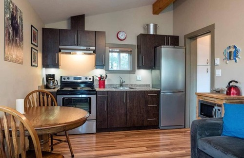 Port Renfrew Cabina | The Great Escape - Port Renfrew - Cottage - secluded with Private Hot Tub