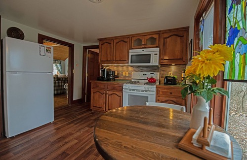 Friendship Cabina | The Great Outdoors: Pet-Friendly Lake House