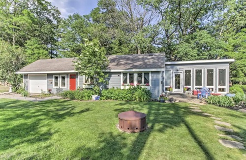 Friendship Cabina | The Great Outdoors: Pet-Friendly Lake House