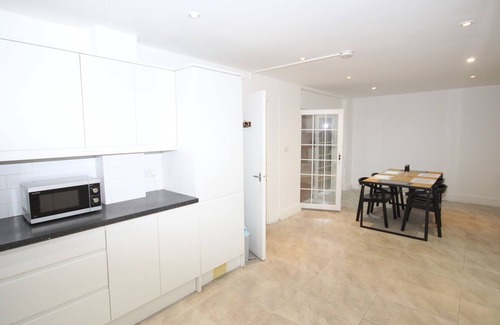 Heston Central Apartamento | The Great Western House