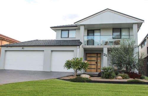 Vincentia Casa | The Great White Vincentia