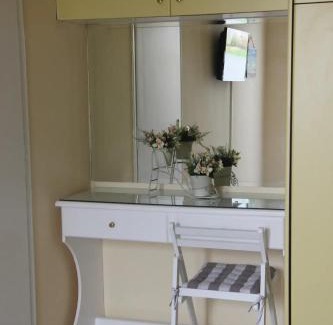 Kato Galatas Apartamento | The Green Apartment, 1 min walk from Kalamaki beach