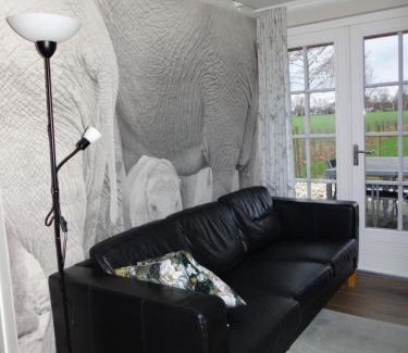 Ruinen Casa | The Green Cottage