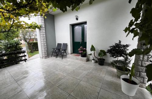 Postojna Apartamento | The Green Door Apartment