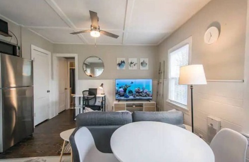 Hendersonville Apartamento | The Green Door Cottage