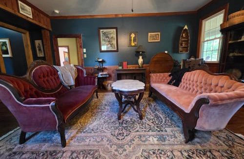 Columbia Casa | The Green Duck Lodge at Fort Landing in Alligator