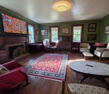 Columbia Casa | The Green Duck Lodge at Fort Landing in Alligator